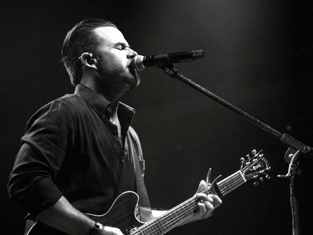 David Nail performed along with opening act Sam Hunt at the Mercury Ballroom in Louisville on May 14, 2014. Nail became popular in 2009 with his Single of the Year nominated song “Red Light.”. All photos by Walter Cornett.